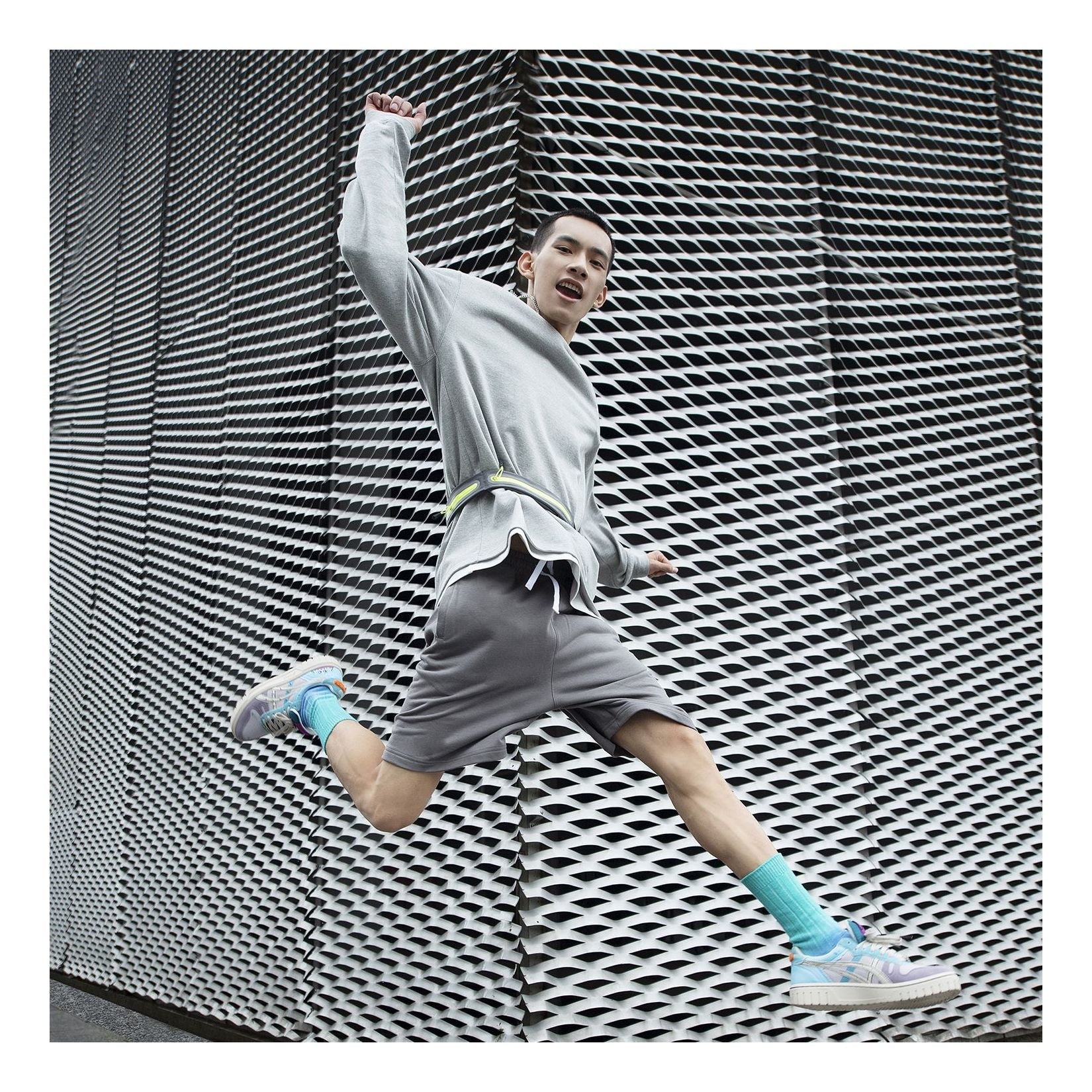 ASICS x Rick and Morty Crossover Retro Printing Casual Round Neck Long Sleeves Couple Style Gray 2203A042-020